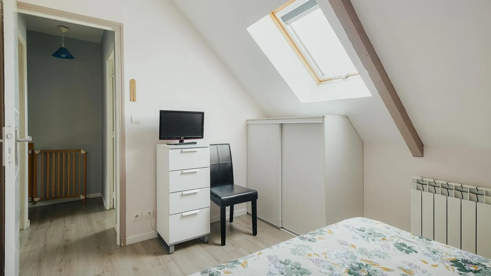 Holiday home Gite Les Dauphins A Matignon