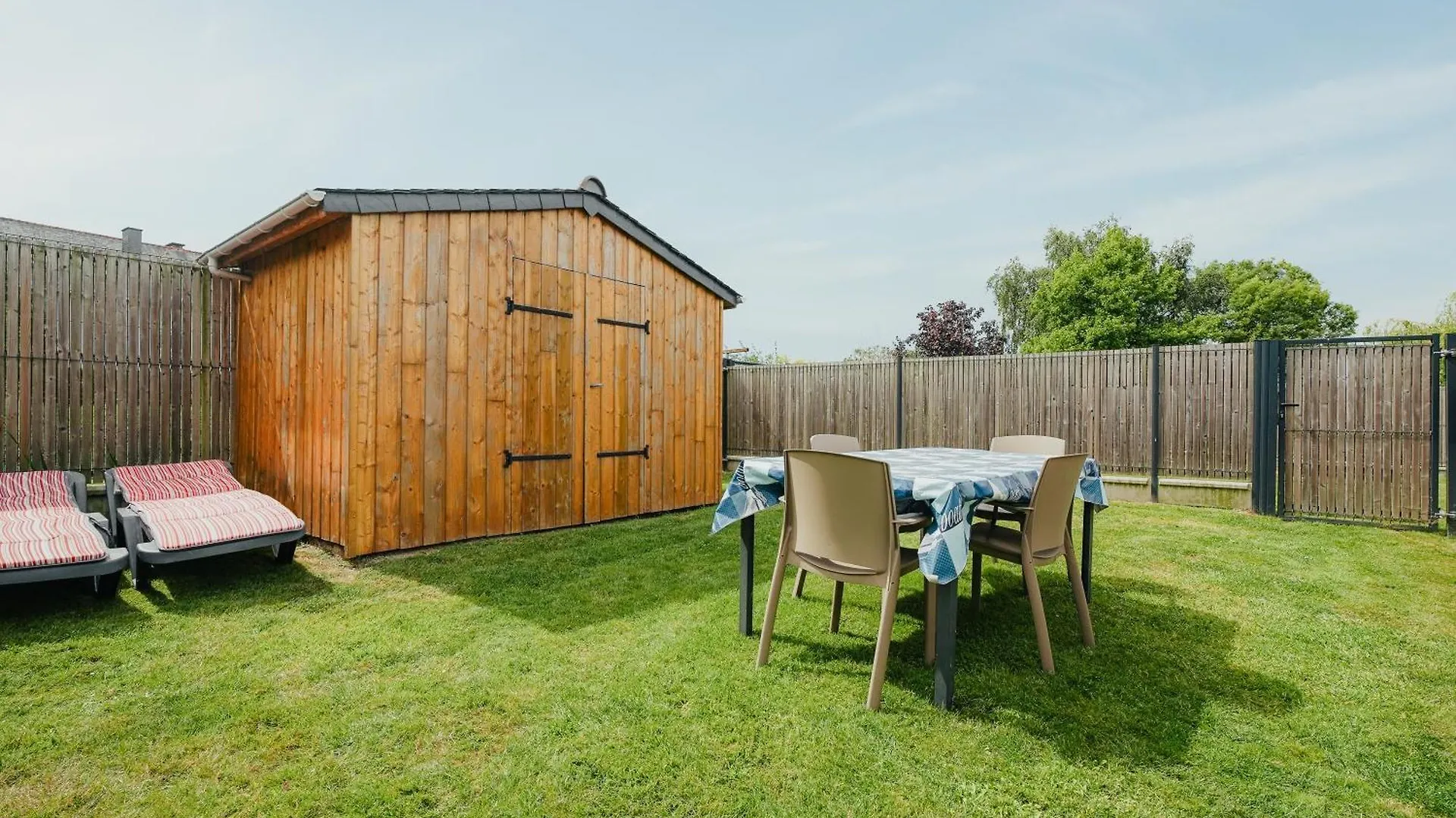 Holiday home Gite Les Dauphins A Matignon